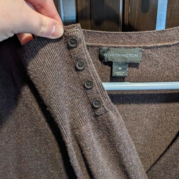 Dark Brown cardigan Worthington size medium waist length with front buttons - Picture 4 of 4